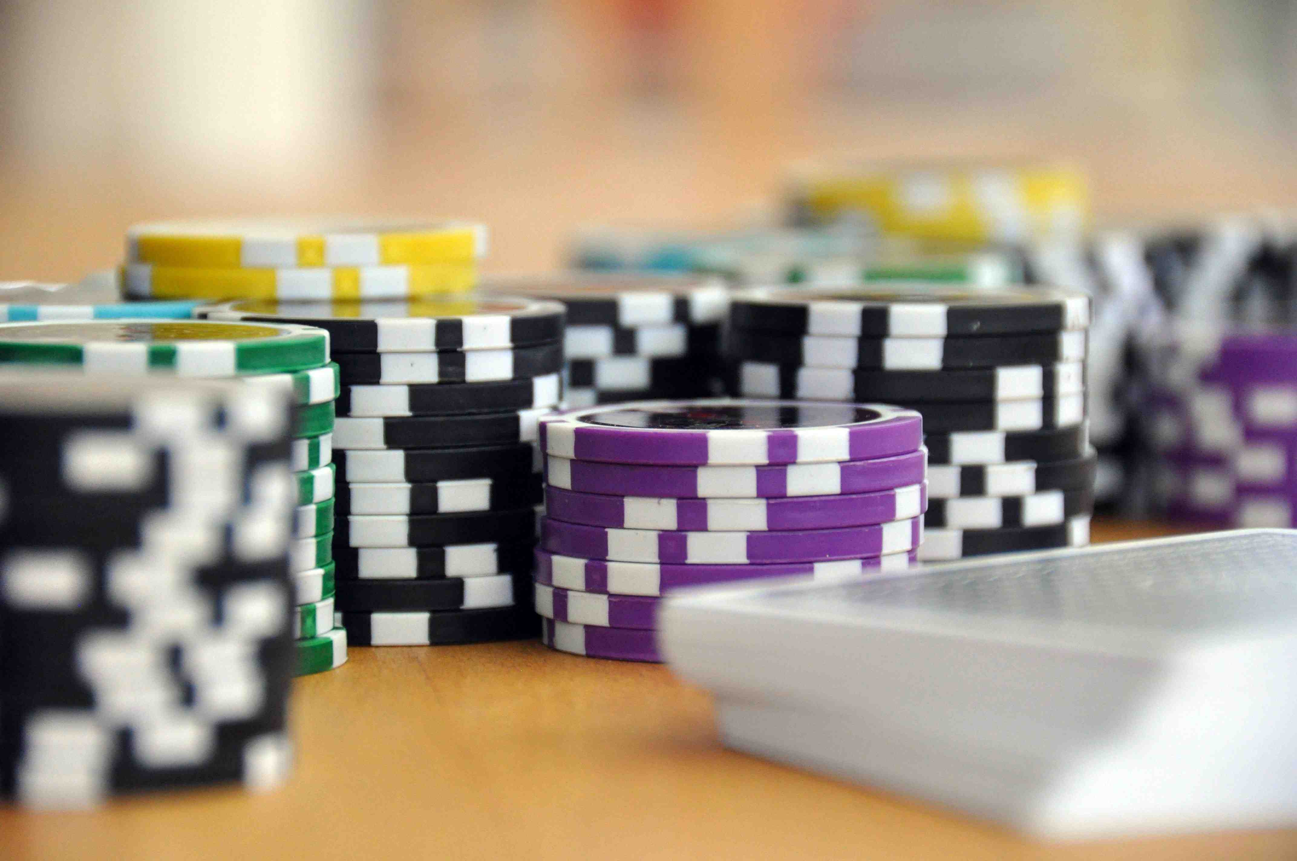 MM9999 Casino တွင် Roulette Wheel Live ဂိမ်းကစားနေသောမြင်ကွင်း